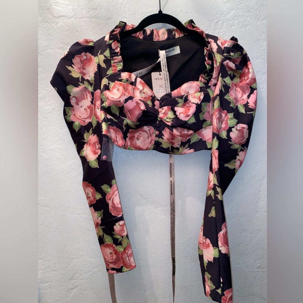 NWT HOUSE OF CB MARCELLINA CROP TOP 🌹🔥